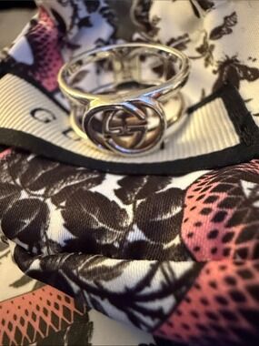 Gucci Silver Double-Band Interlocking G Ring